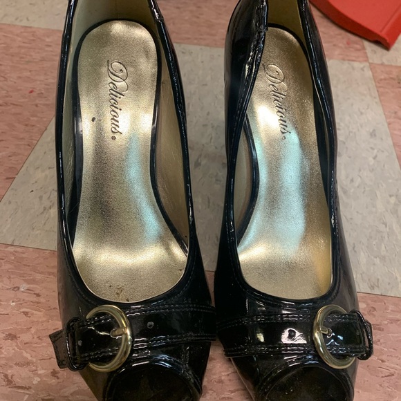 Black pumps - Picture 3 of 4